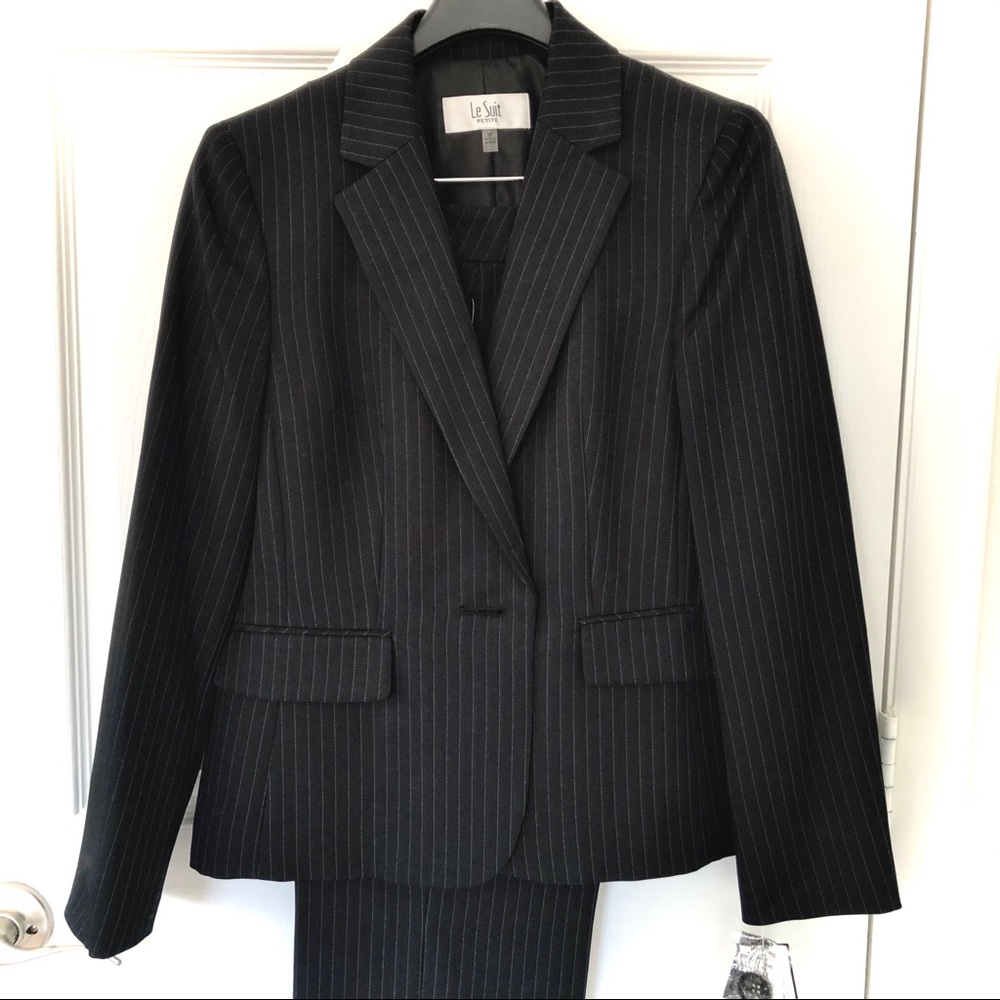 Le Suit Torino Pinstripe 8P Pant Suit NWT